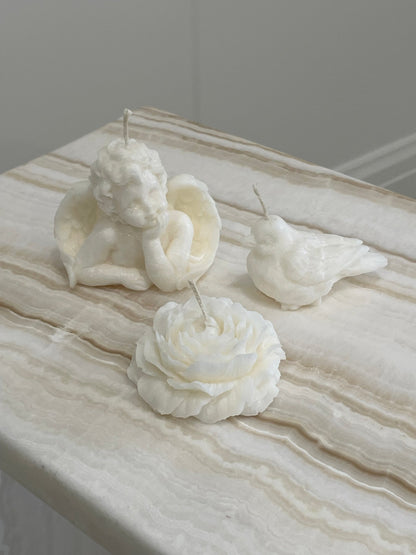 Sculptural candles set of 3 in ivory (white) colour